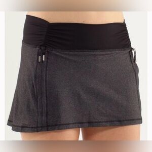 Lululemon Hot 'N Sweaty Skirt, Black and Dark Gray, Size 6